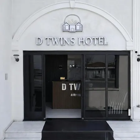 D Twins Airport Hotel *