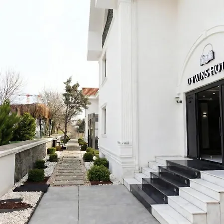 Hotel D Twins Airport