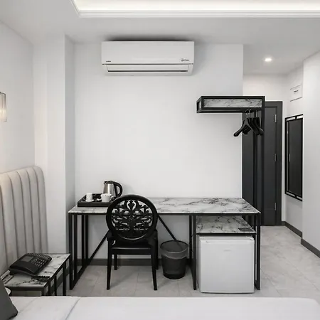 D Twins Airport Hotel