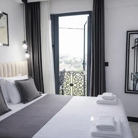 D Twins Airport Hotel