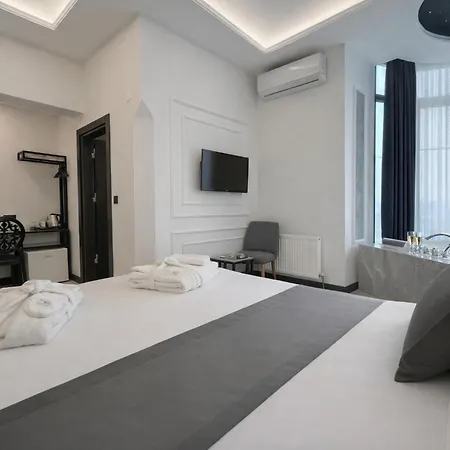 Hotel D Twins Airport